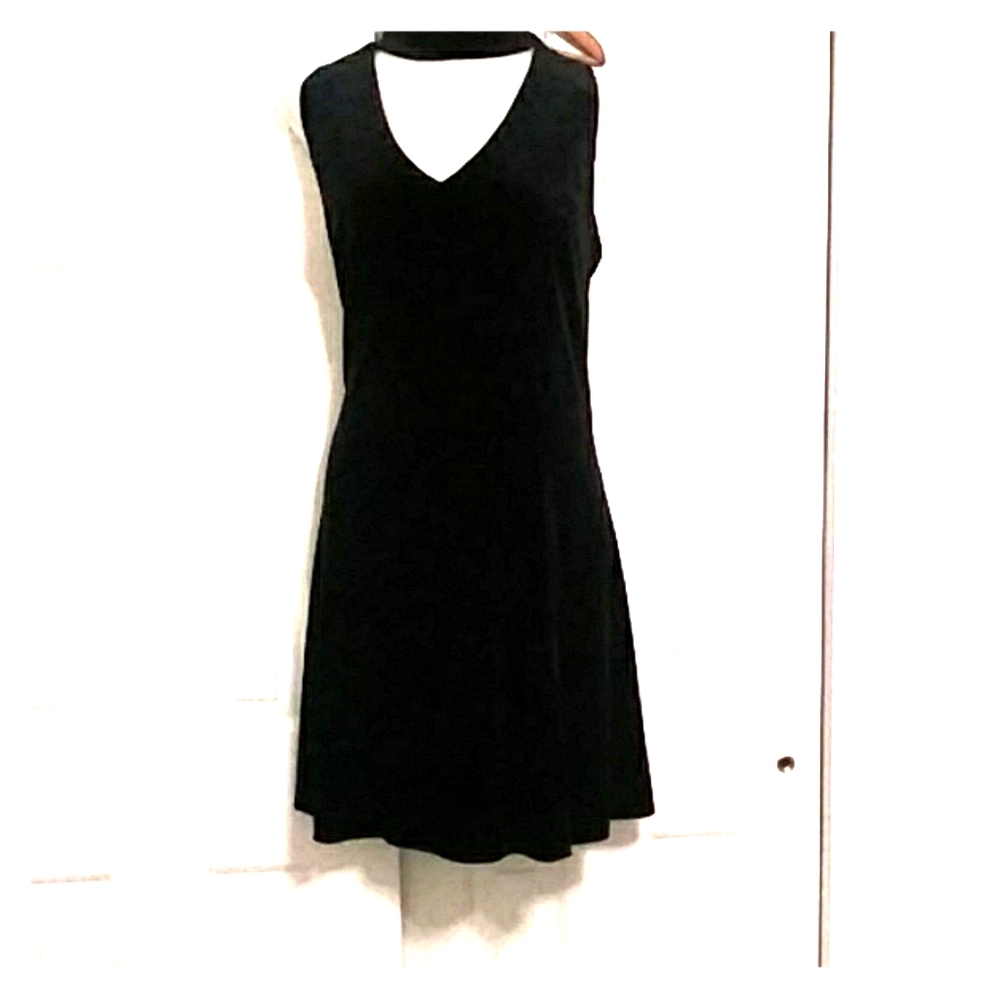 Velvety little black dress
